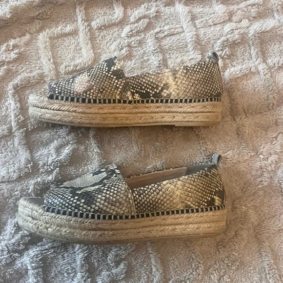 DKNY 9 Cream and gratis green Espadrilles open tie - Picture 4 of 7